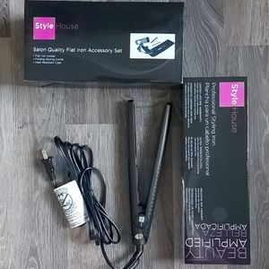 2 LEFT ‼️Style House Professional Iron & Accessory